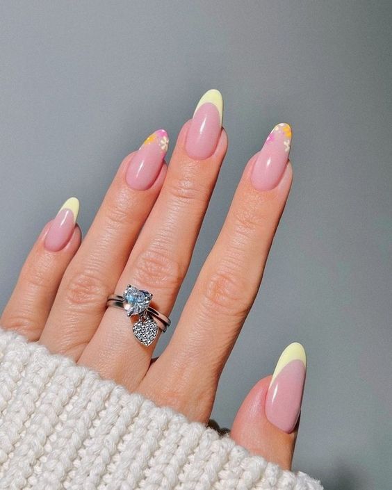 2024's Fresh French Spring Nails: Pastel, Floral & Nature-Inspired Designs